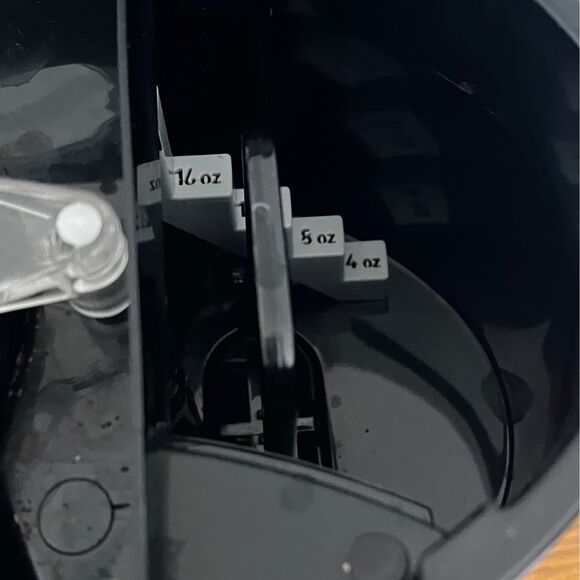 Cuisinart single cup grind and brew coffee maker DGB-1 up to 16 ounce serving - Picture 2 of 9